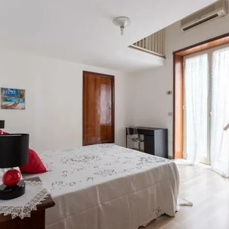 Casa Vacanze Operazione San Gennaro * Naples